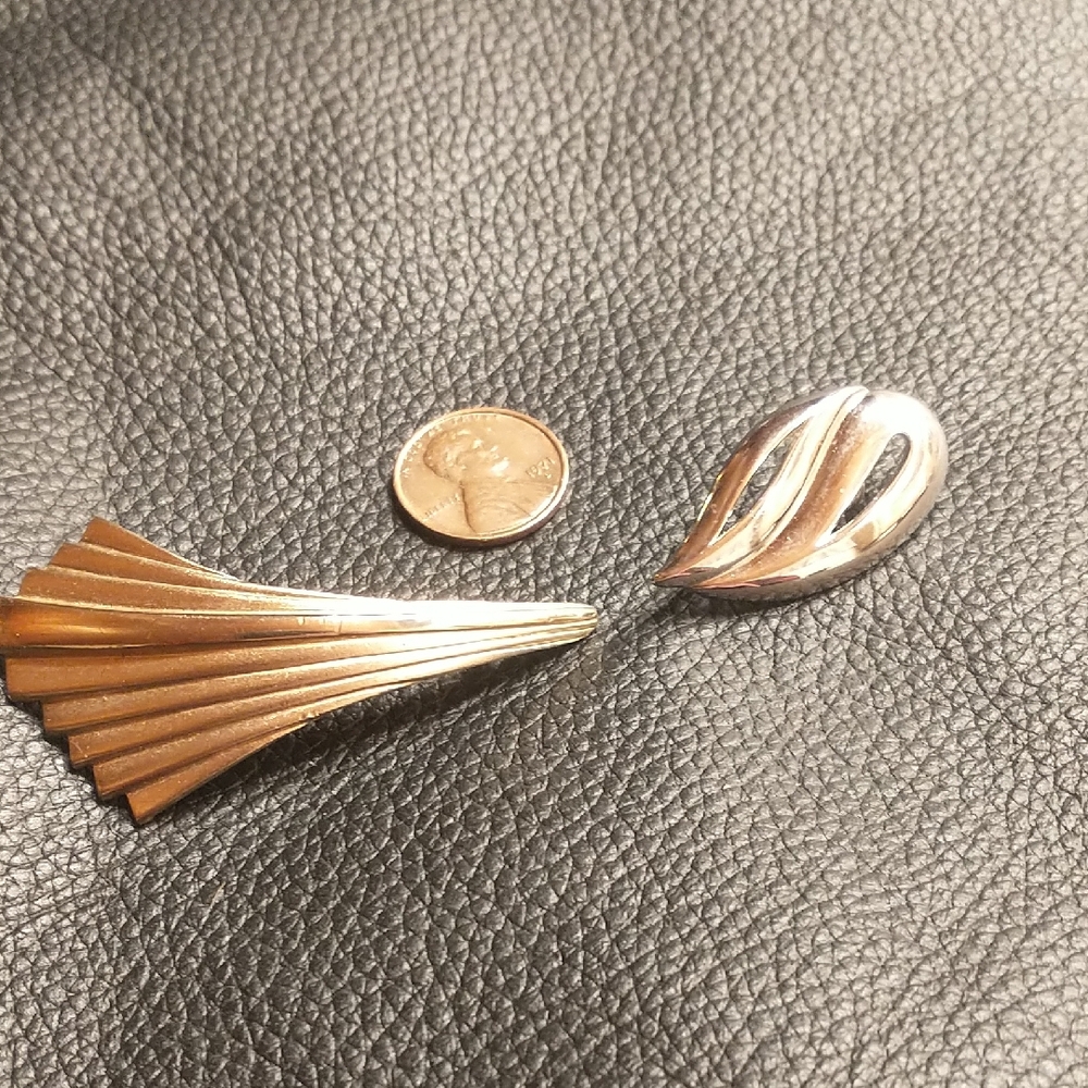 Vintage Gold and Silver Brooch Set